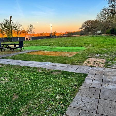 The Bell And Bottle Hotel Hedgerley ภายนอก รูปภาพ