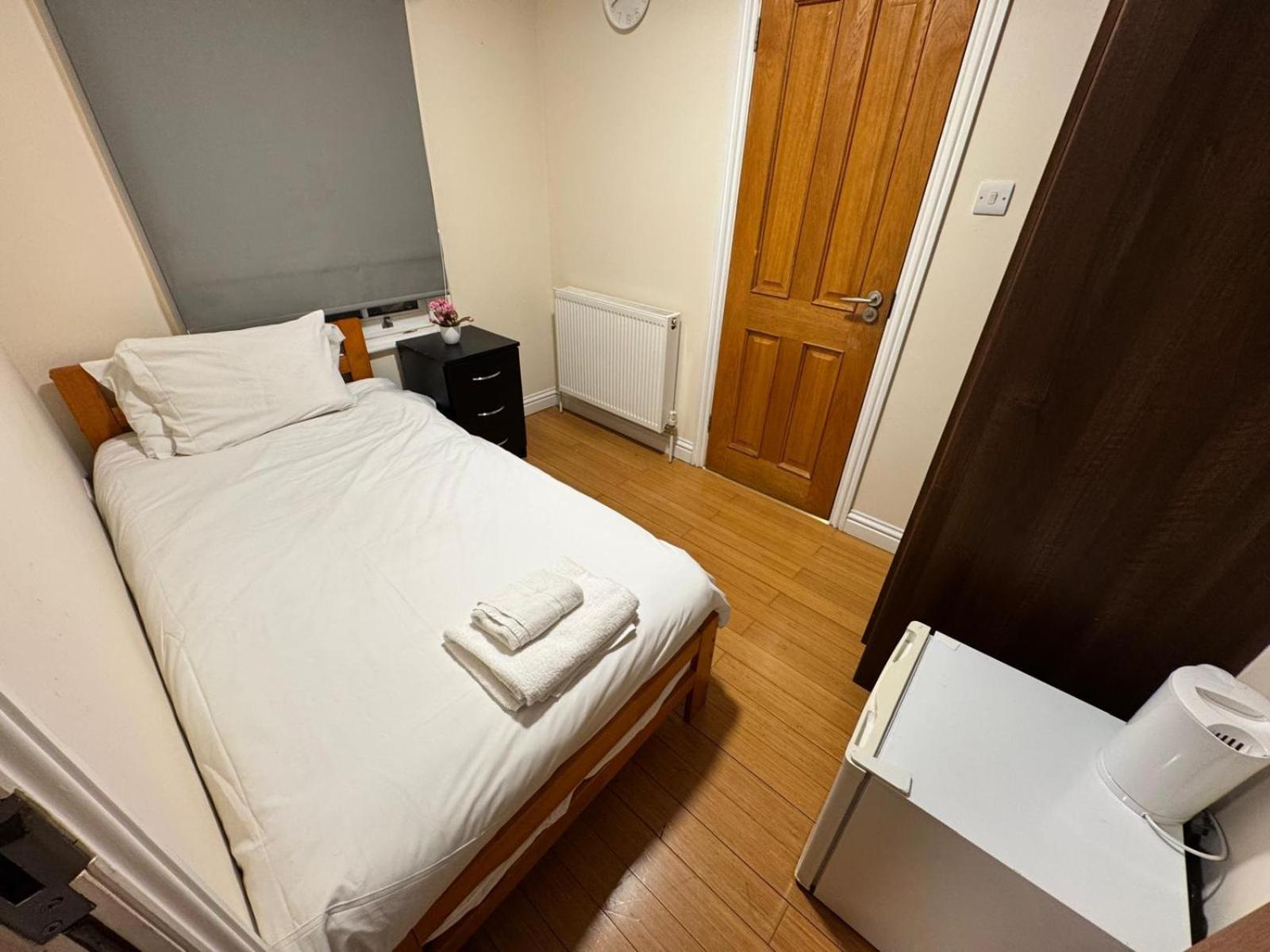 The Bell And Bottle Hotel Hedgerley ภายนอก รูปภาพ