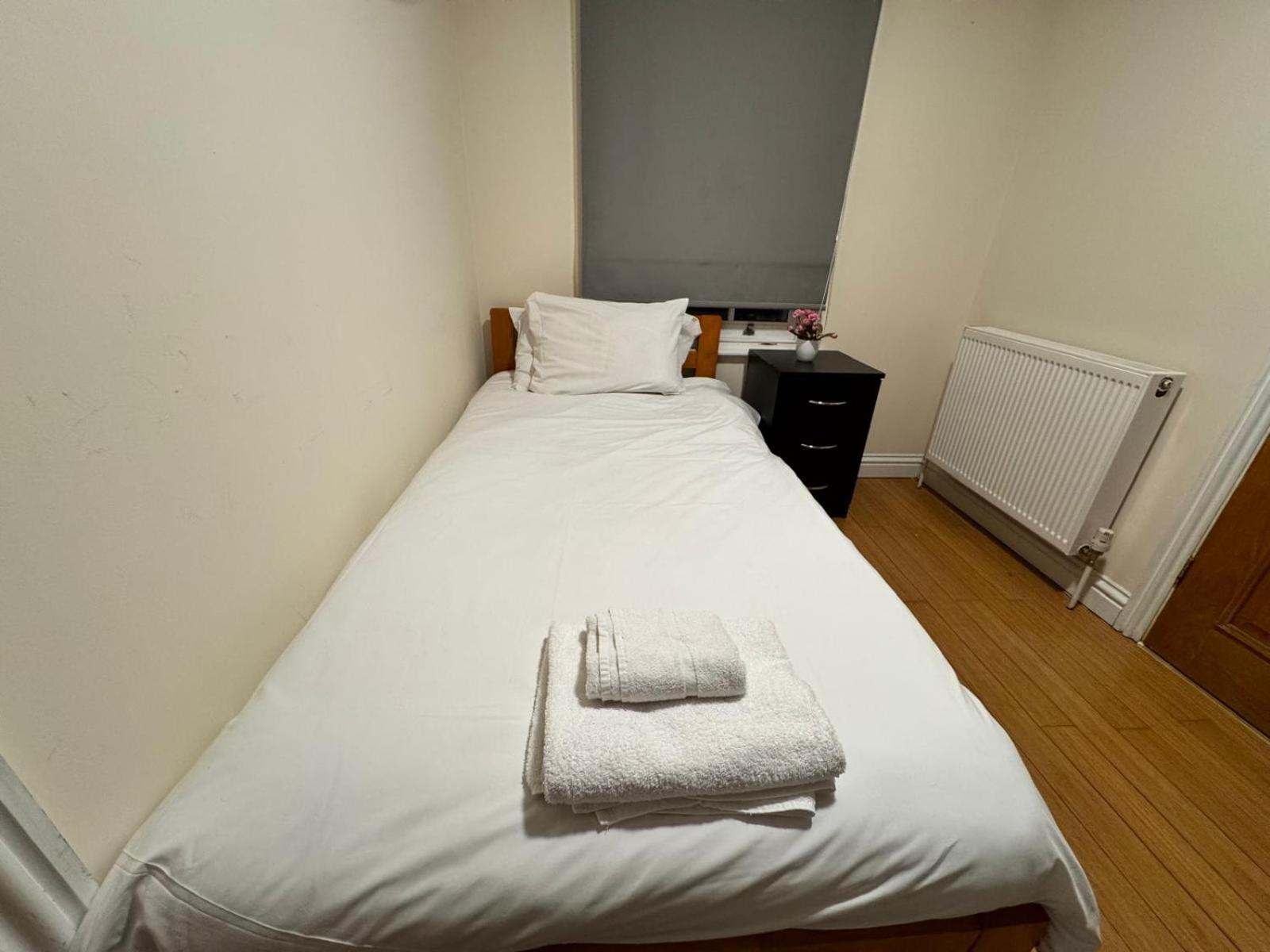 The Bell And Bottle Hotel Hedgerley ภายนอก รูปภาพ