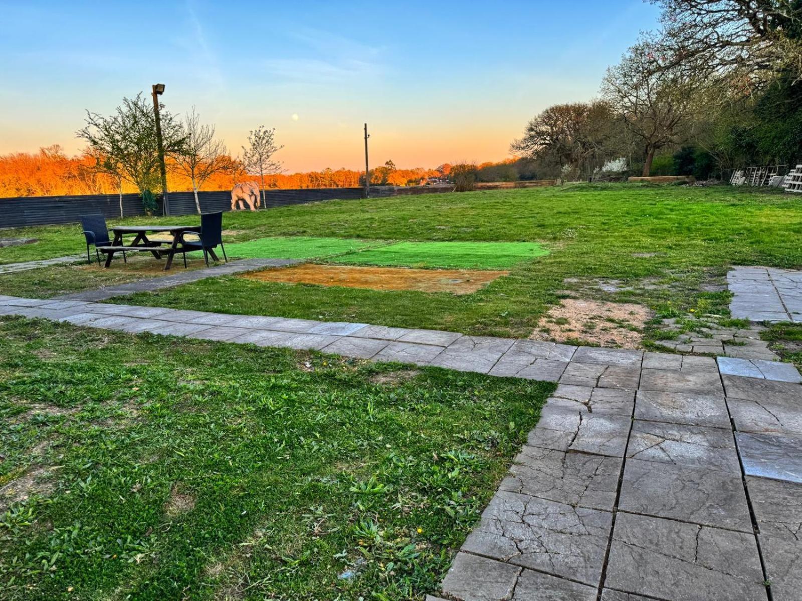 The Bell And Bottle Hotel Hedgerley ภายนอก รูปภาพ